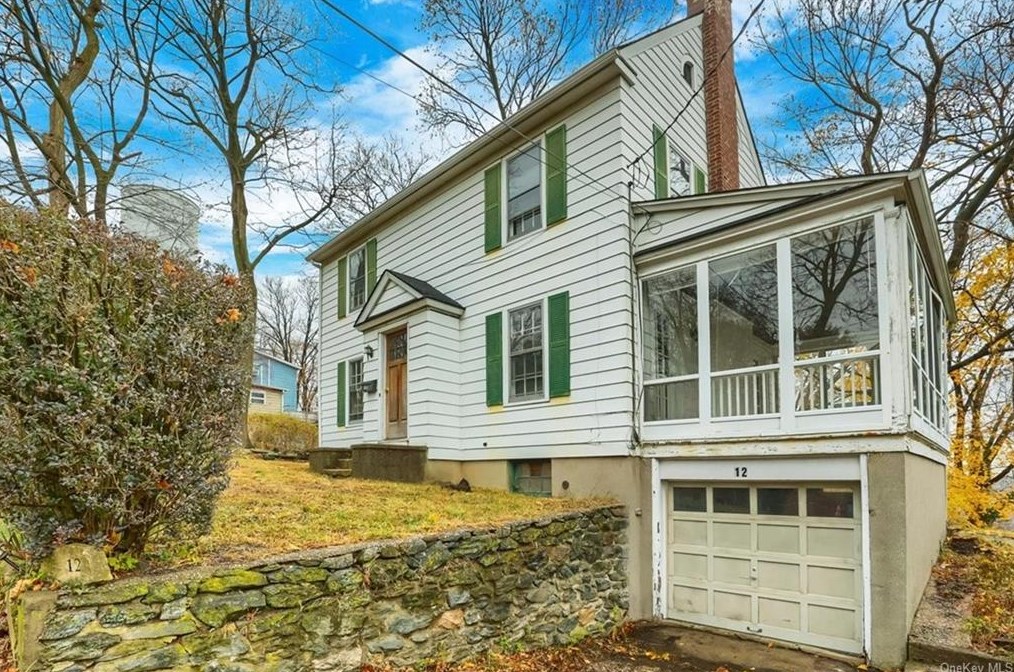 12 Summit St, Yonkers, NY 10706-3924
