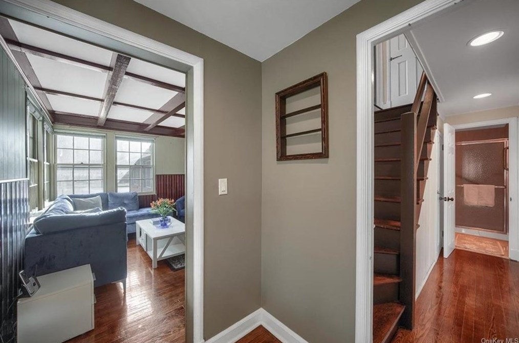 1 Whelan Ave, Croton On Hudson, NY 10520-2703