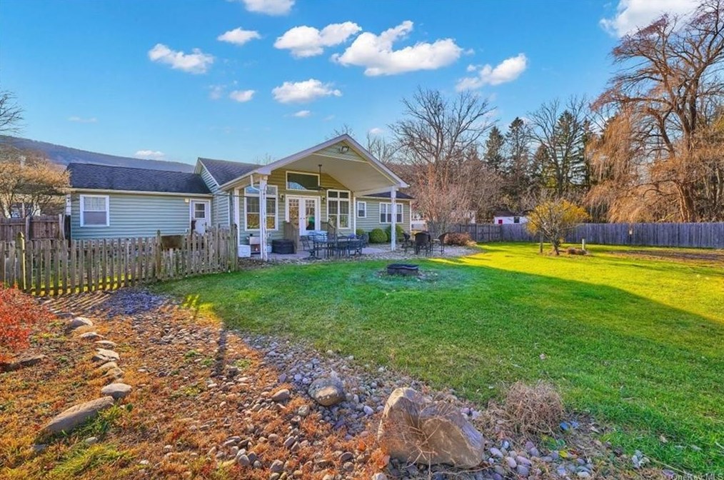 1 Sunset Dr, Cornwall, NY 12518