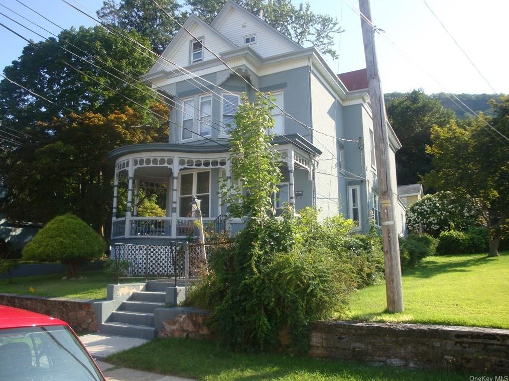 138 Hudson Ave, Haverstraw, NY 10927-1529