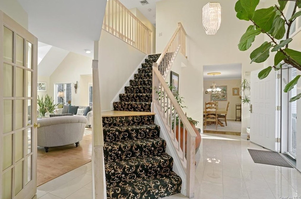 14 Habitat Ln, Cortlandt Manor, NY 10567-6744