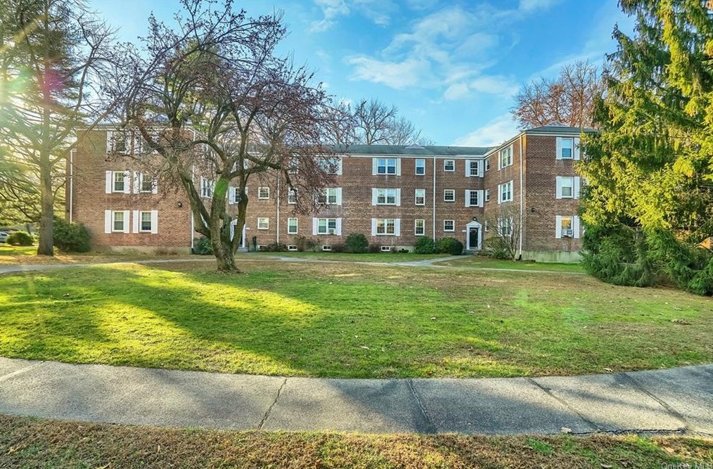 737 Broadway, Yonkers, NY 10706-1028
