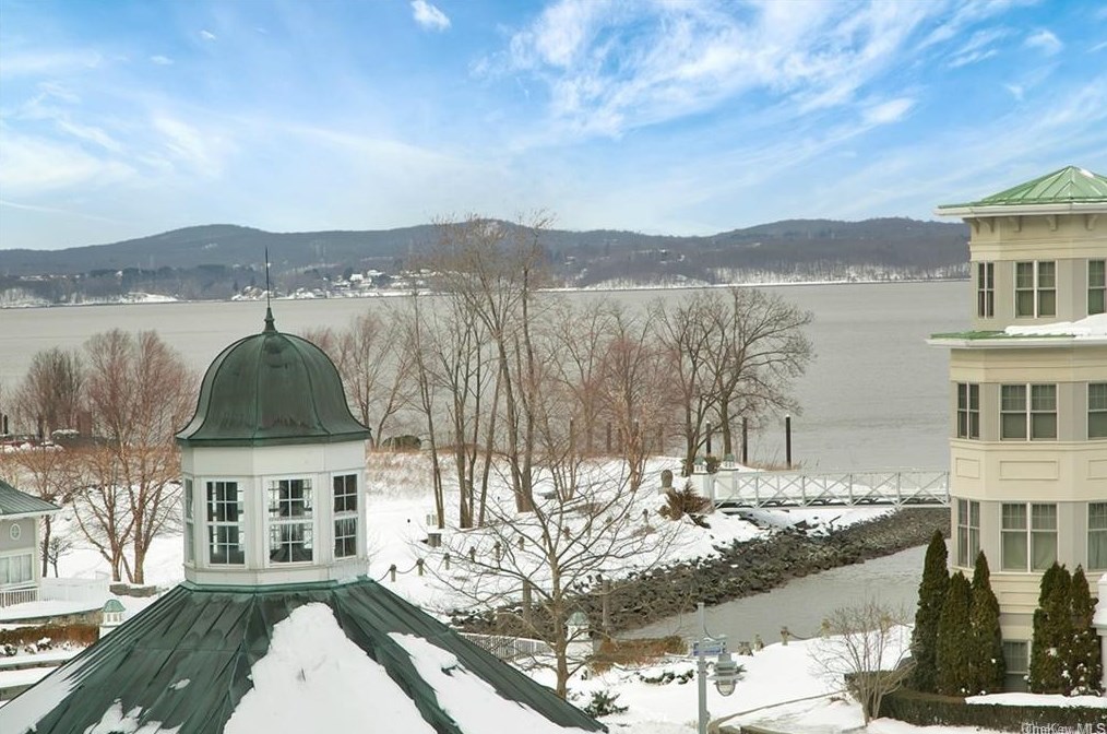 1323 Round Pointe Dr, Haverstraw, NY 10927