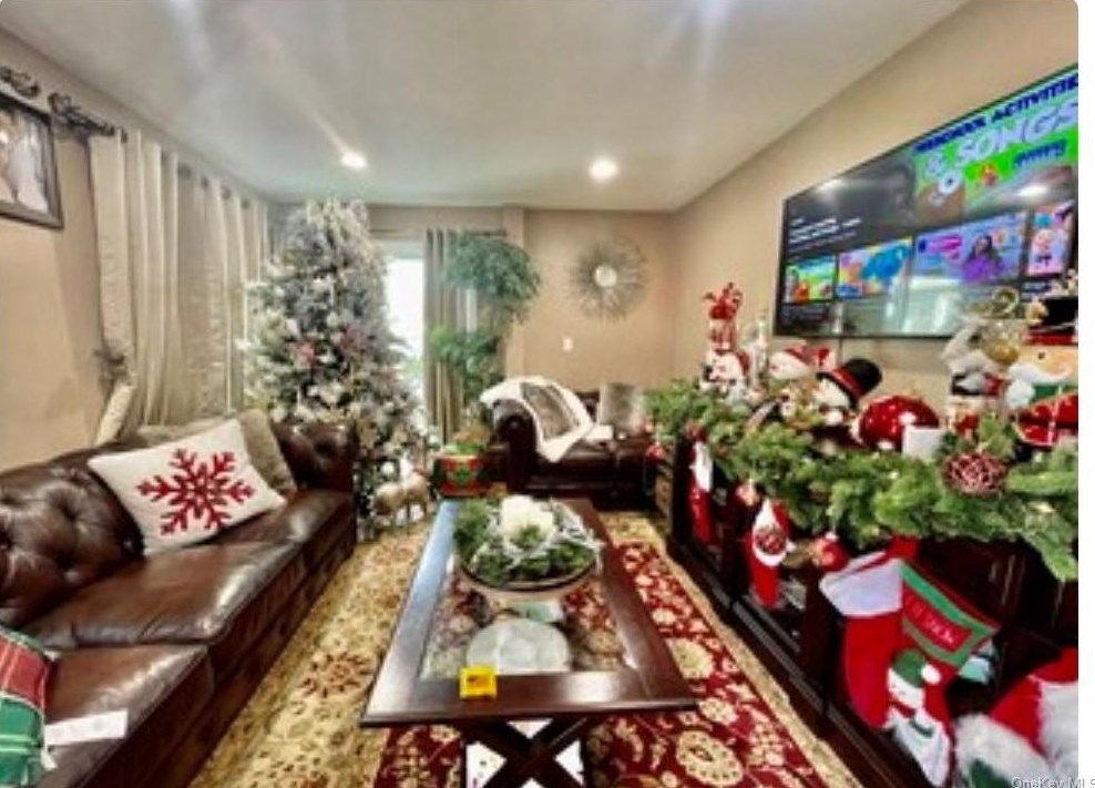 46 Bennett Ave, Yonkers NY  10701-6360 exterior