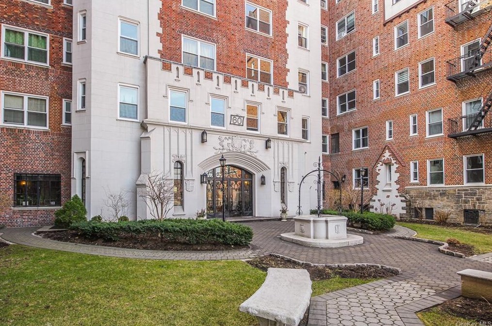 60 W Broad St #3e, Mount Vernon, NY 10552