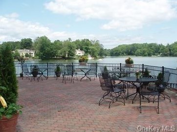 39 Manchester Rd, Yonkers, NY 10710-4407