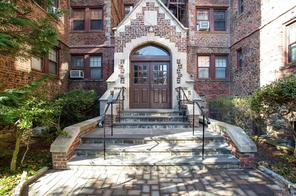 209 Garth Rd #4o, Scarsdale, NY 10583