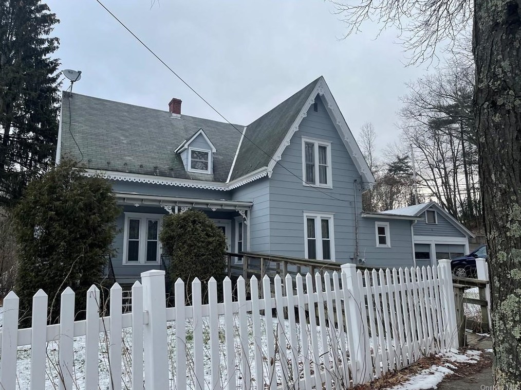 10 Minisink Ave, Port Jervis, NY 12771-2309