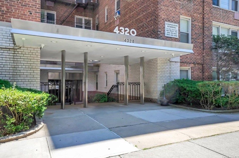 4320 Van Cortlandt Park E #2b, Bronx, NY 10470