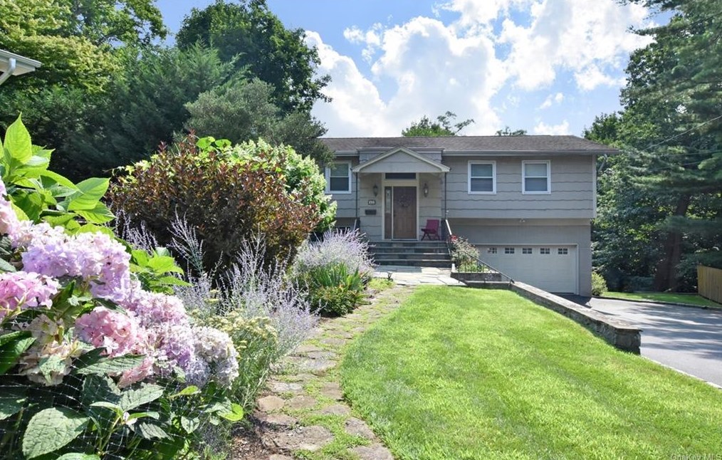 42 Chestnut Ridge Way, Dobbs Ferry, NY 10522