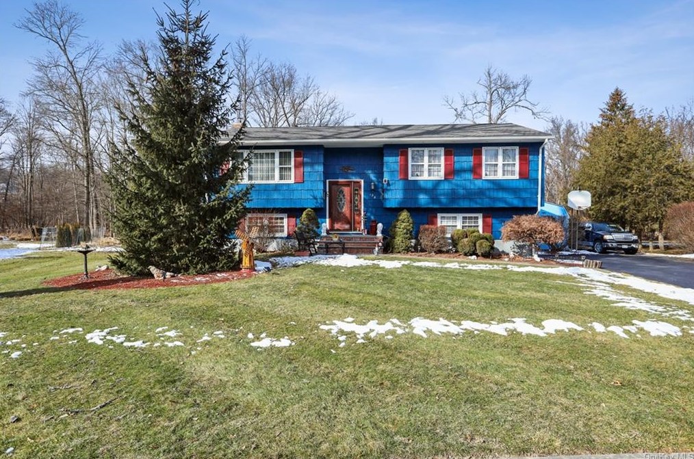 128 Barnes Rd, Washingtonville, NY 10992
