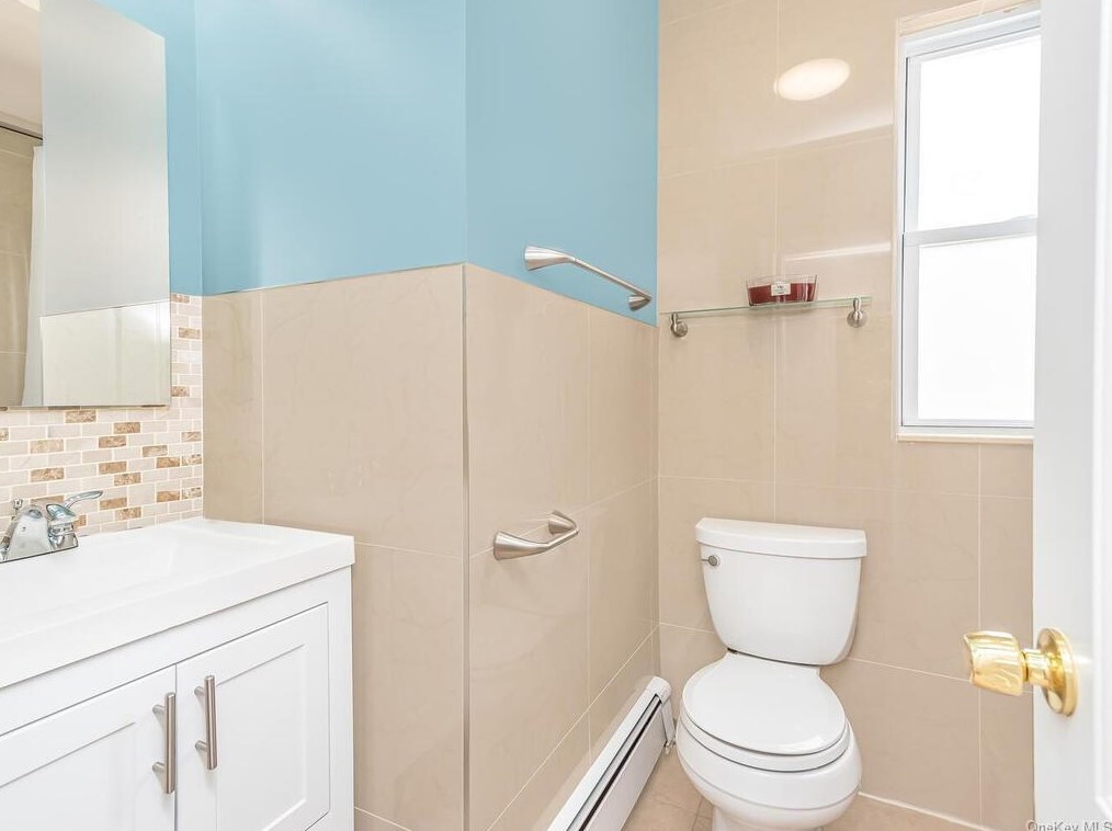 25 Colin St, Yonkers NY 10701-5511 exterior