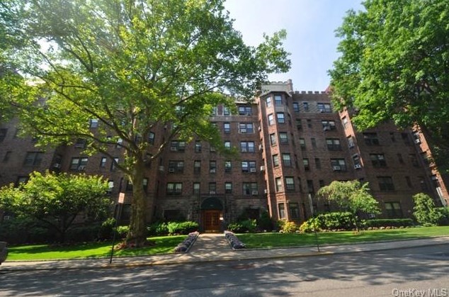 253 Garth Rd #1a, Scarsdale, NY 10583