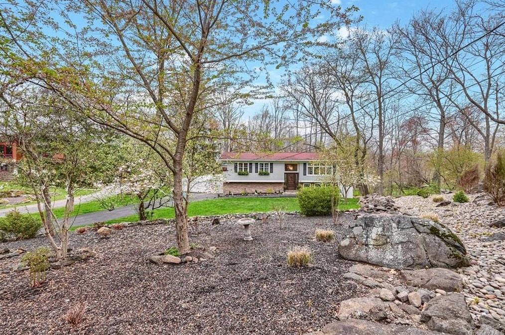 67 Watch Hill Rd, Croton On Hudson, NY 10520-1017