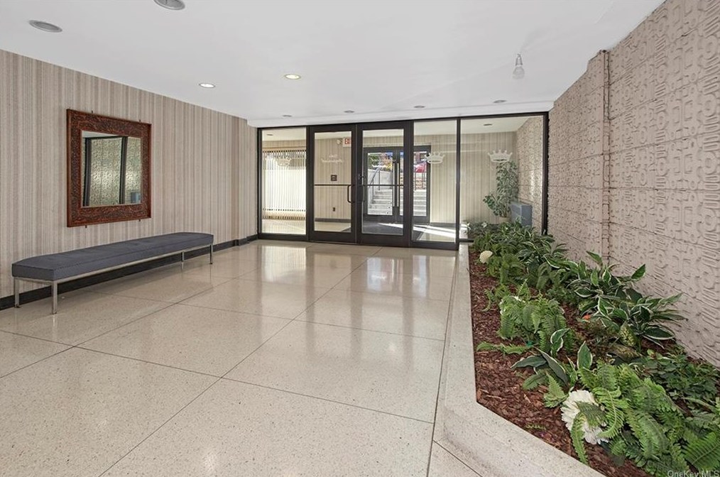 377 Westchester Ave, Rye Brook NY  10573-3603 exterior
