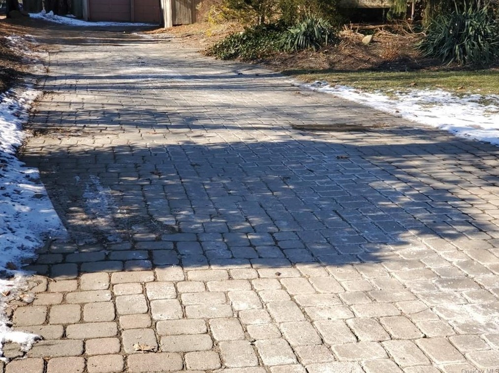 283 Middletown Rd, Chestnut Ridge NY  10965-3024 exterior