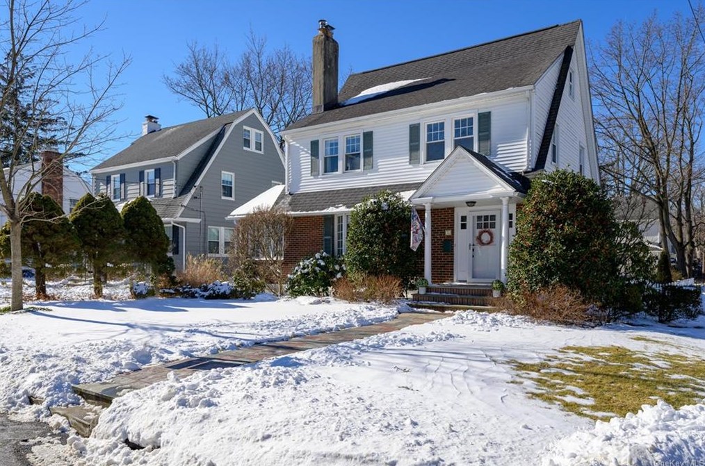 70 Smith Ave, White Plains, NY 10605