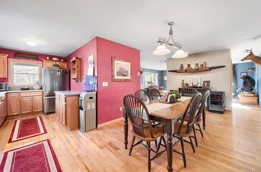 22 Townsend Rd, East Fishkill, NY 12533-6631