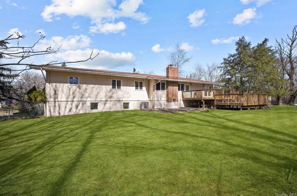 8 Plainview Ct, Congers, NY 10920