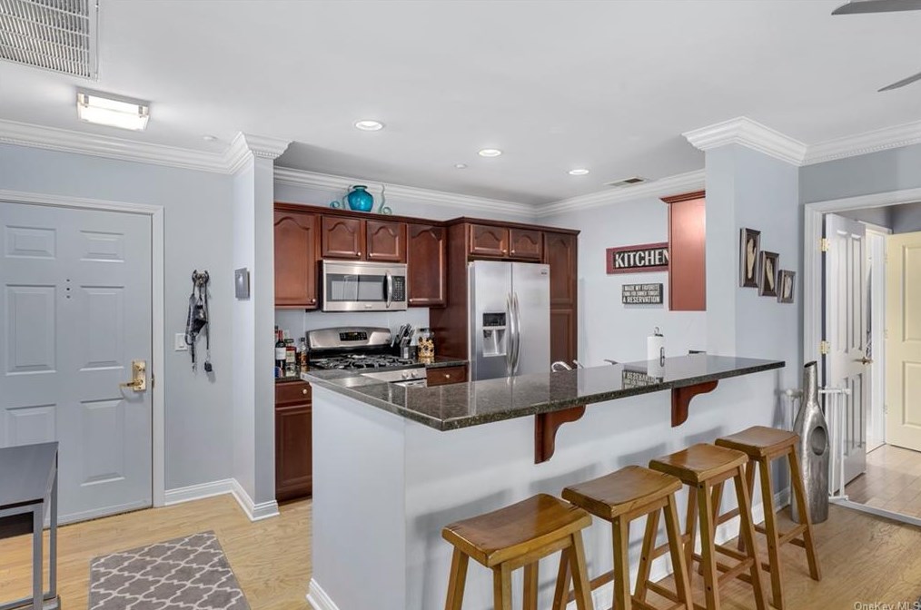 3205 Leeward Dr, Haverstraw NY  10927-2128 exterior