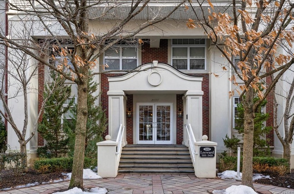 3205 Leeward Dr, Haverstraw NY  10927-2128 exterior
