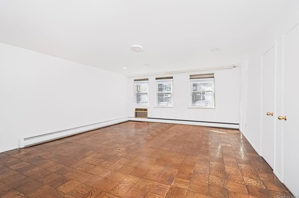 3720 Blackstone Ave, Bronx, NY 10463