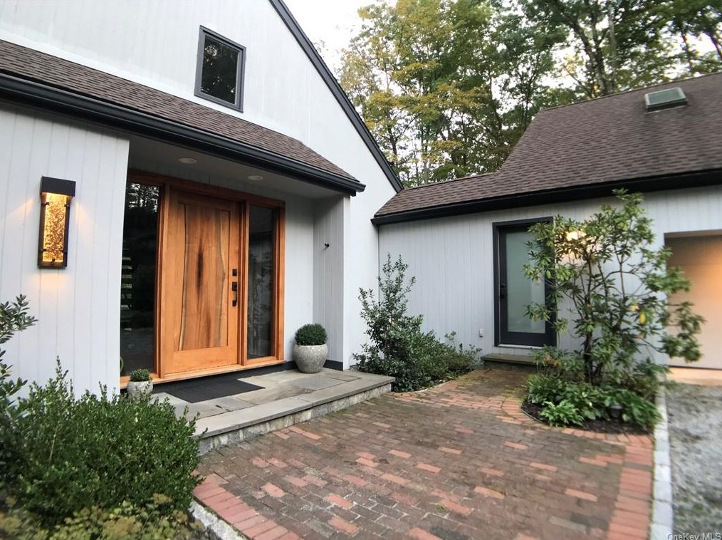 20 Haights Cross Rd, Chappaqua, NY 10514