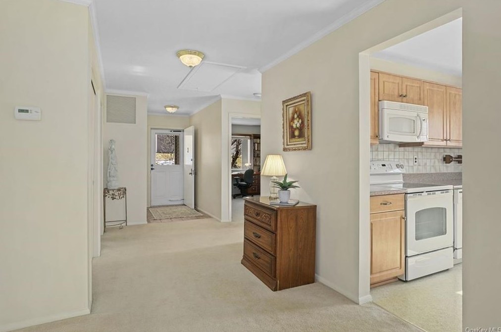 180 Long Hill Dr #c, Yorktown Hgts, NY 10598