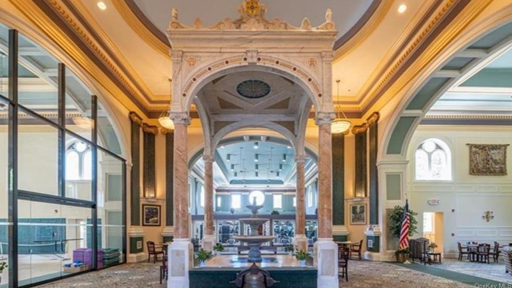 162 Underhill Ln, Peekskill NY  10566-6927 exterior