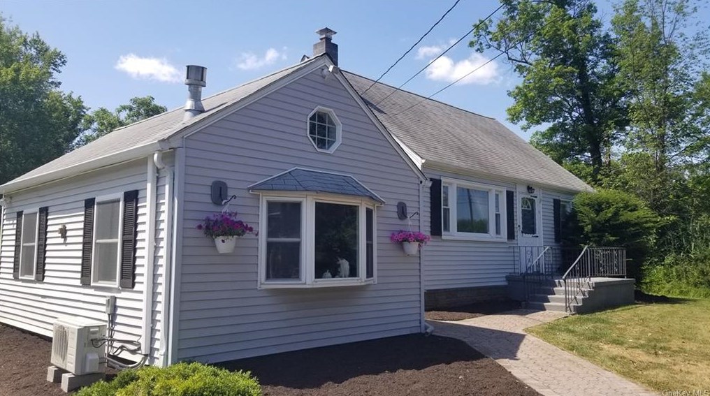 19 Ohaire Rd, Middletown, NY 10941