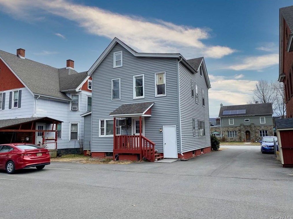 6 Ferguson Ave, Port Jervis, NY 12771-1603