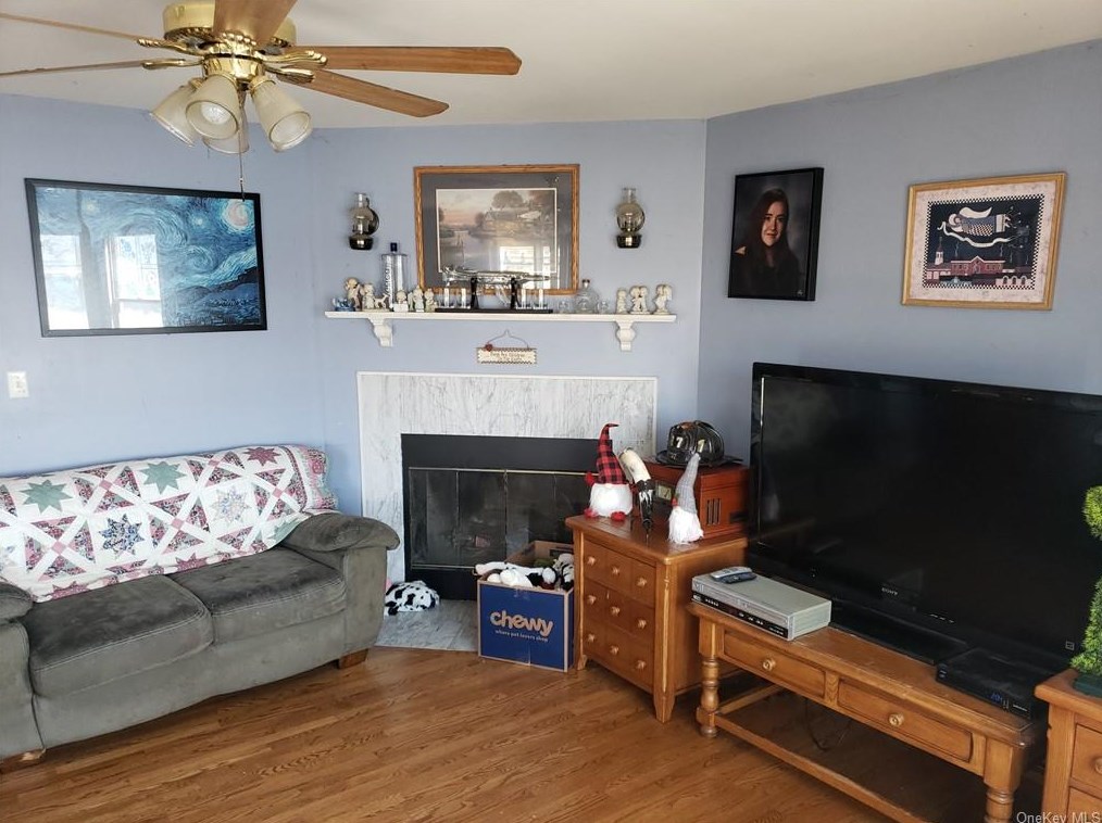 60 Waterview Ter, Newburgh, NY 12553-5904