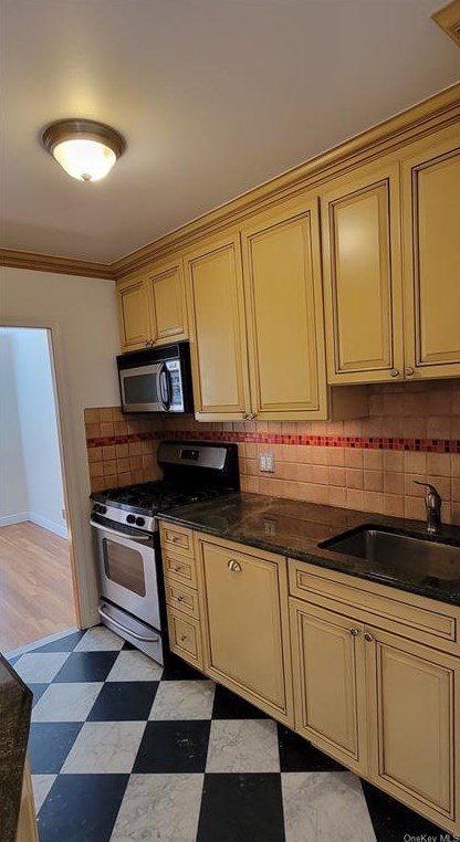 3235 Cambridge Ave #5f, Bronx, NY 10463