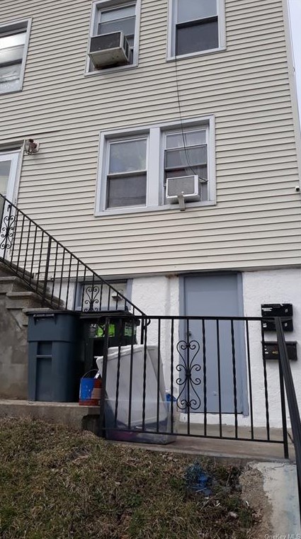 207 Woodland Ave, Yonkers, NY 10703-2317