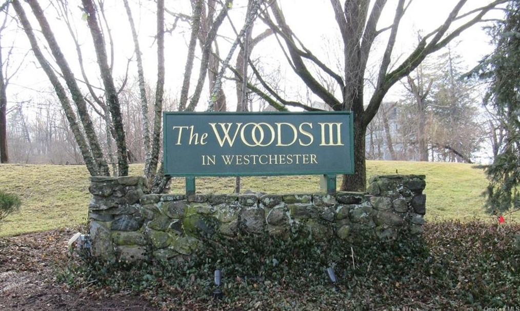 63 Bleakley Dr, Peekskill NY 10566-4950 exterior