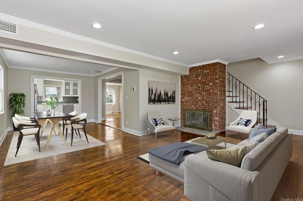 7 Douglas Pl, Yonkers, NY 10709-2702