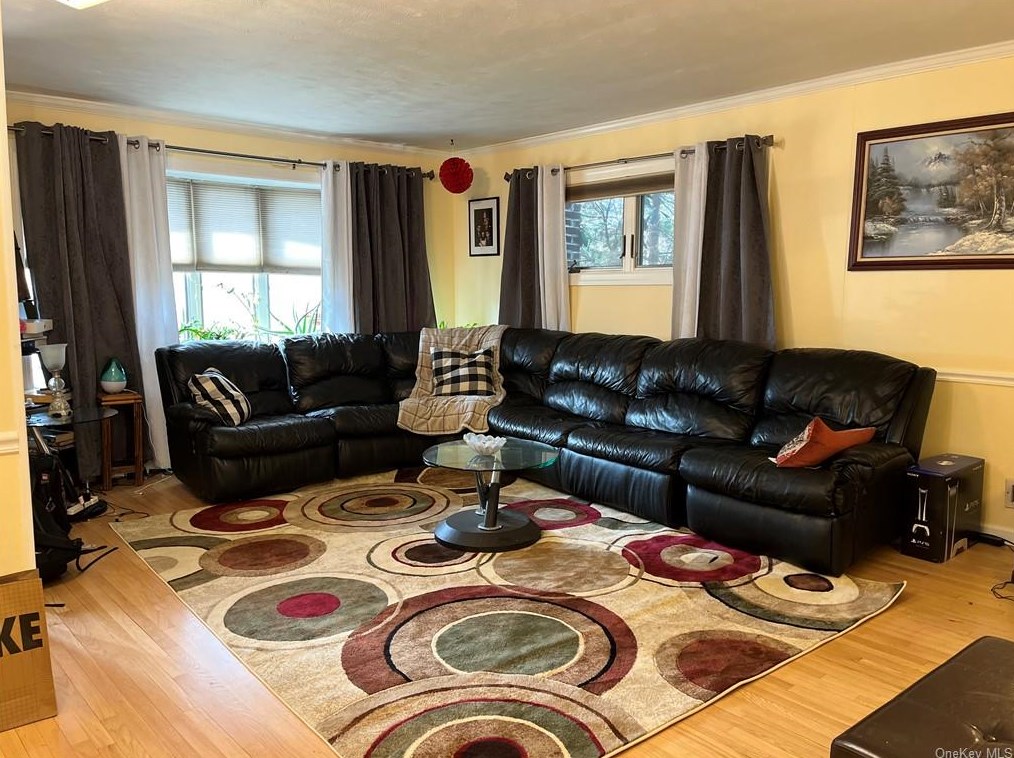 36 Fairview Ave, Nanuet, NY 10954-3250