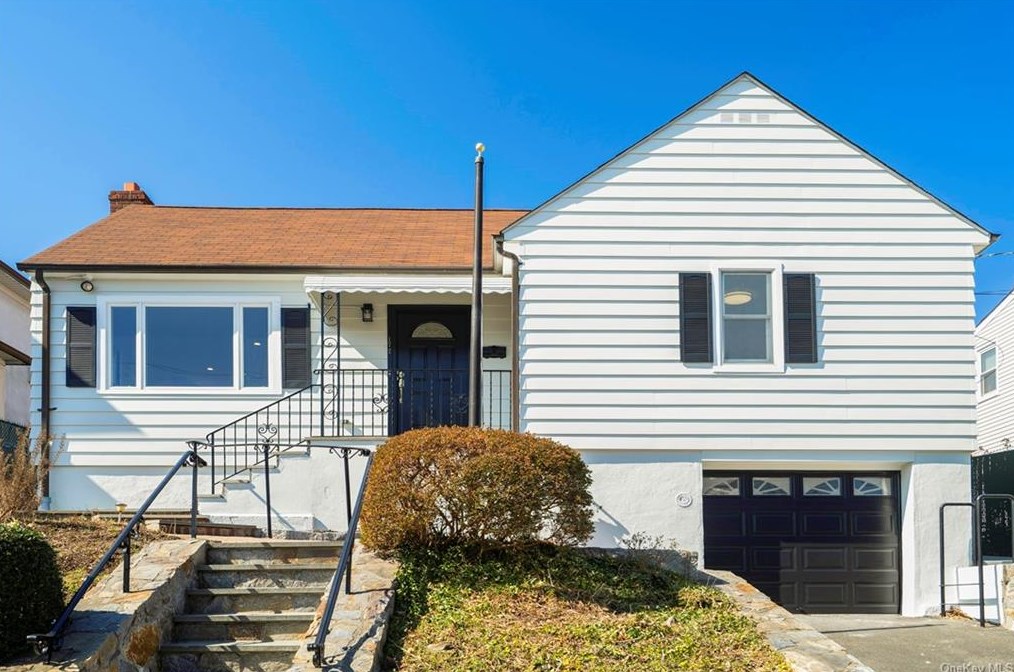 175 Briggs Ave, Yonkers, NY 10701-5640