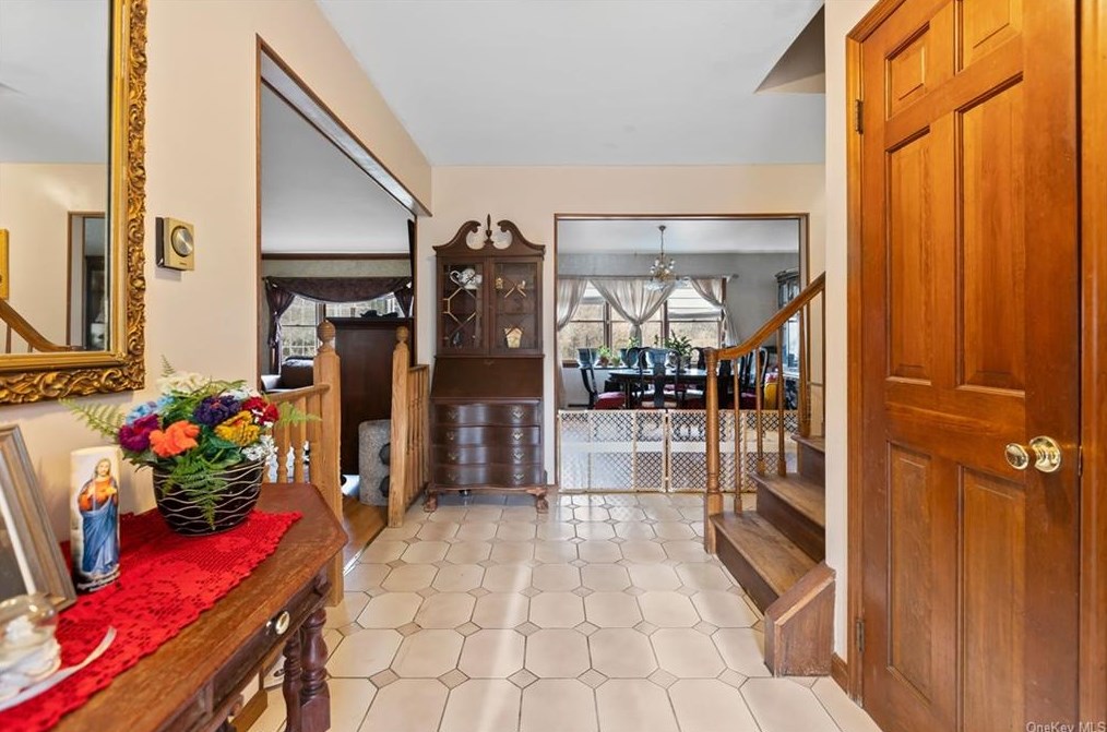 360 Wood St, Mahopac, NY 10541