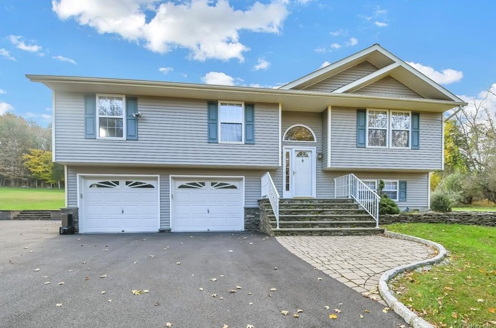 187 Prospect Rd, Monroe, NY 10950-2032