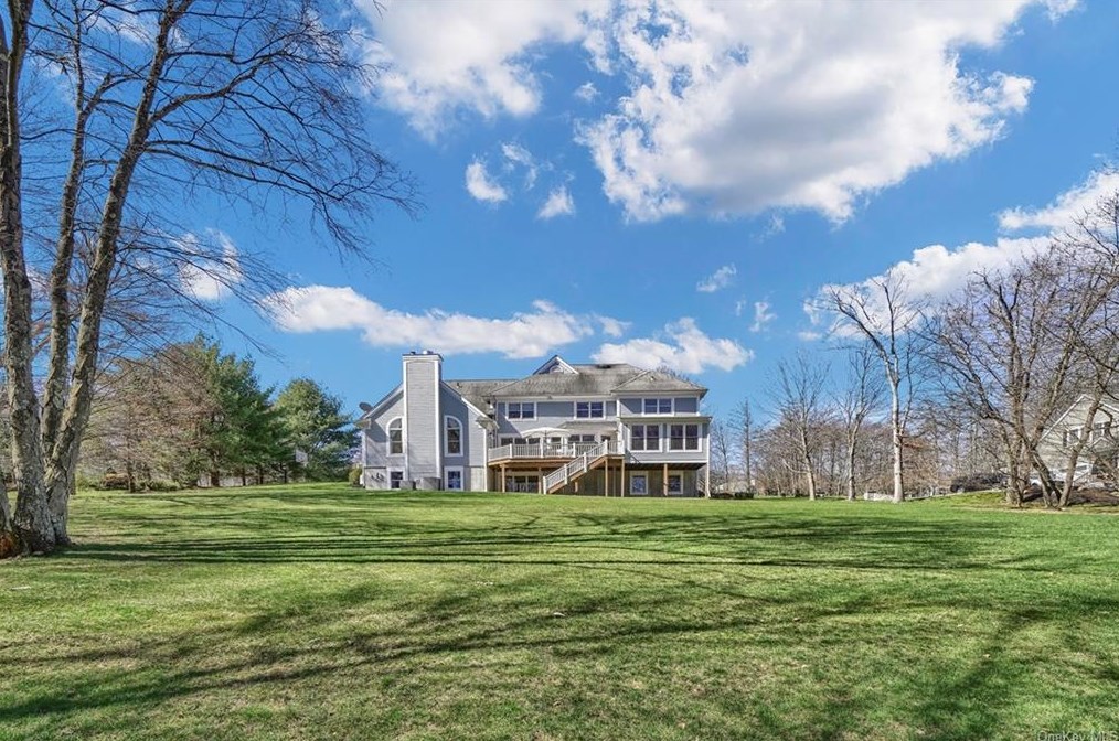 2376 Jordan Dr, Cortlandt Manor, NY 10567-7237