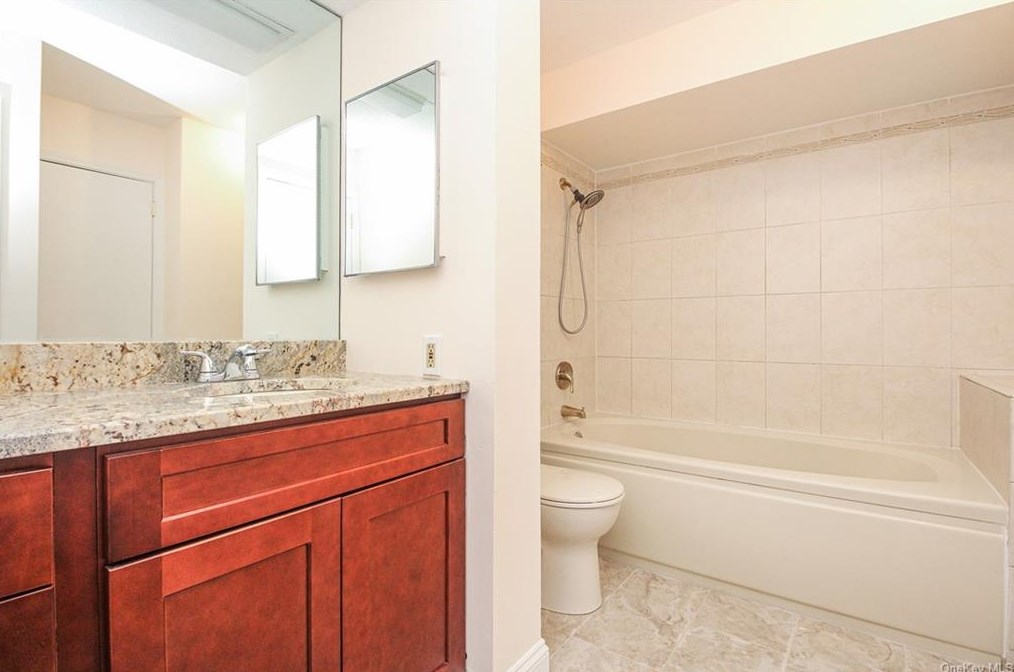 15 Villa Dr, Peekskill NY 10566-4939 exterior