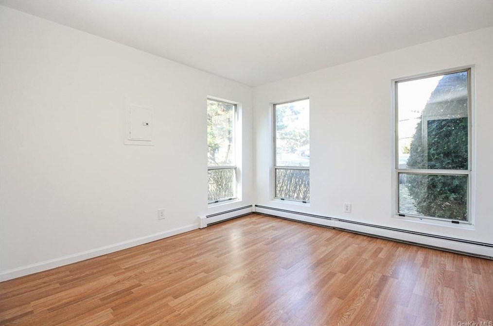 15 Villa Dr, Peekskill NY 10566-4939 exterior