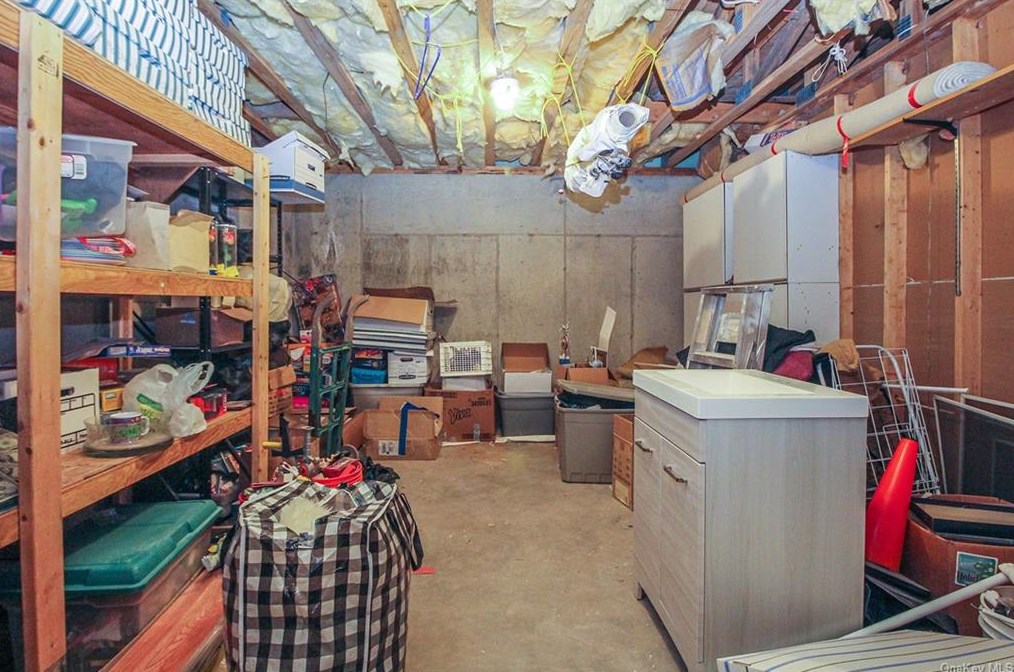 15 Villa Dr, Peekskill NY 10566-4939 exterior