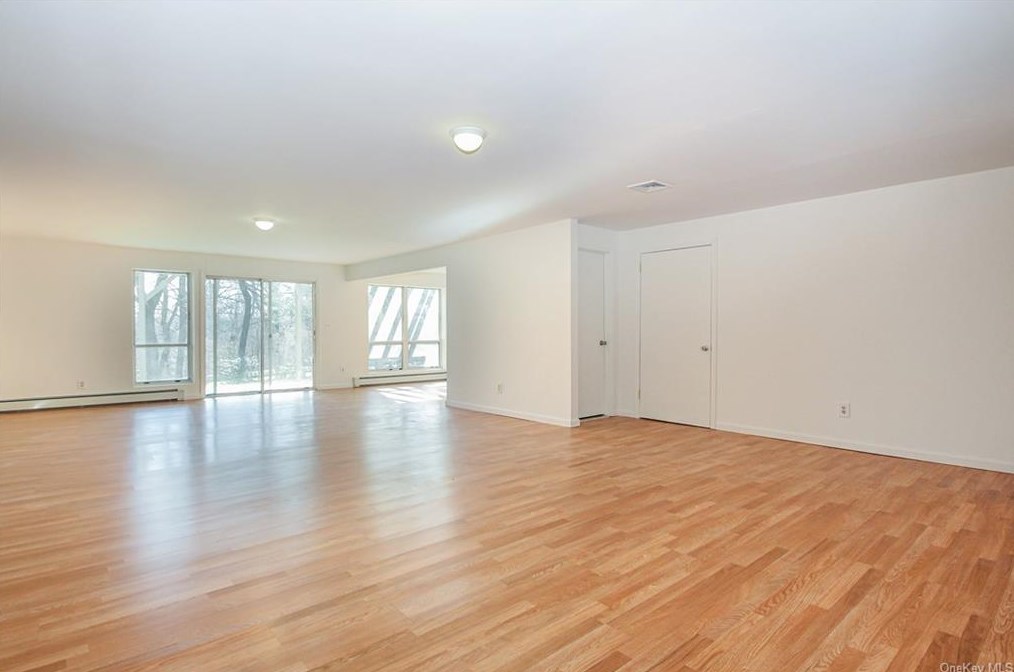 15 Villa Dr, Peekskill NY 10566-4939 exterior