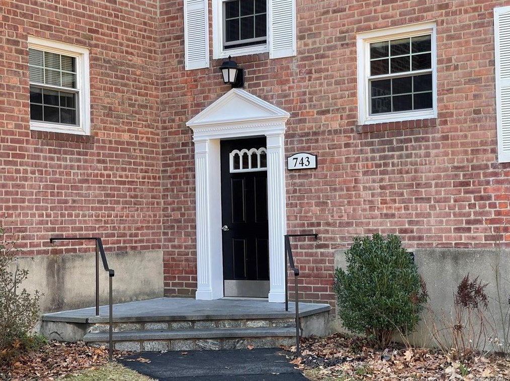 743 Broadway, Yonkers, NY 10706-1028