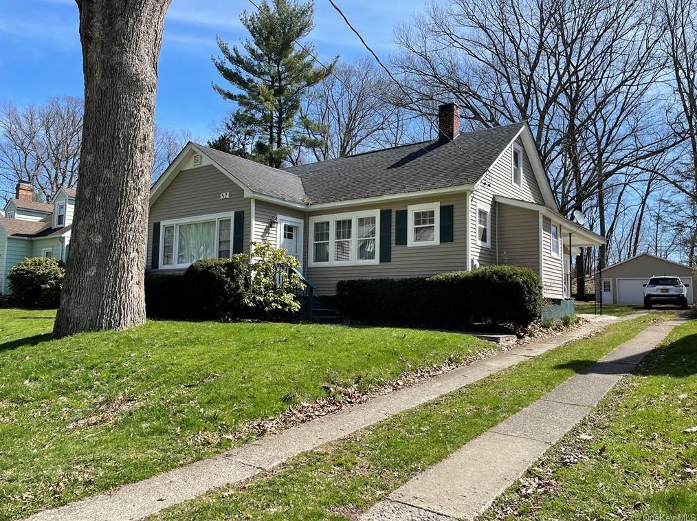 52 Wintergreen Ave, Newburgh, NY 12550-3033