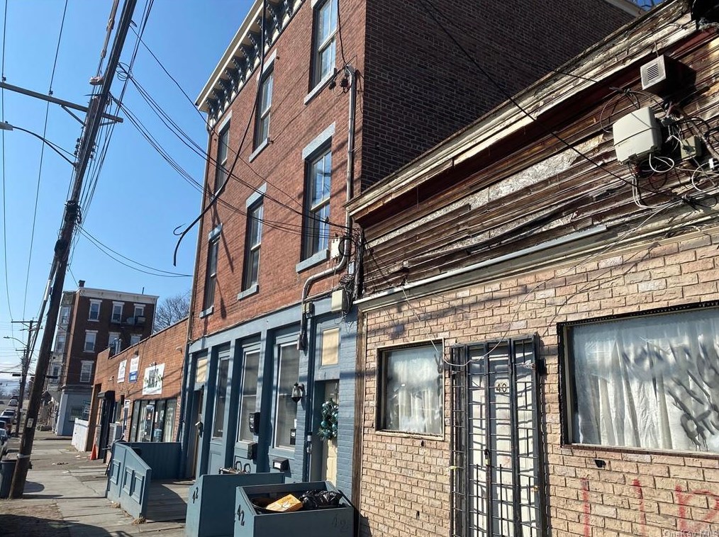 42 William St, Newburgh, NY 12550-5504