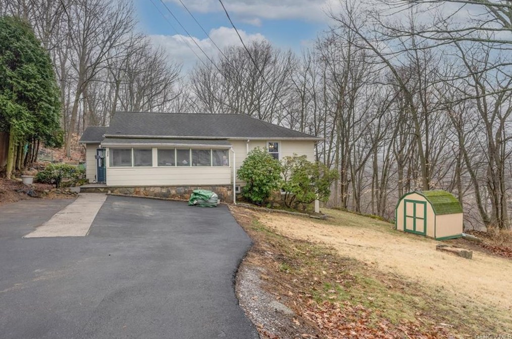 104 Birch St, Cortlandt Manor, NY 10567-5226