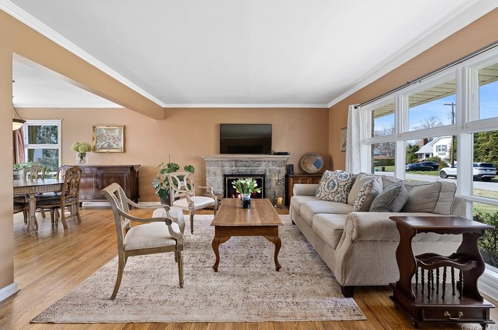 11 Pasadena Rd, Yonkers, NY 10708-5111